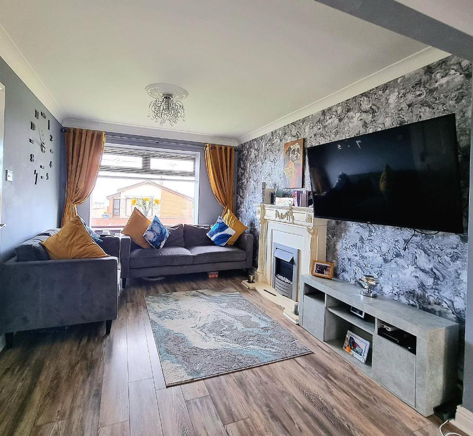 Private Room City Skyline And Mountain Views Close Too Belfast Centre And Airports Free Parking Екстериор снимка